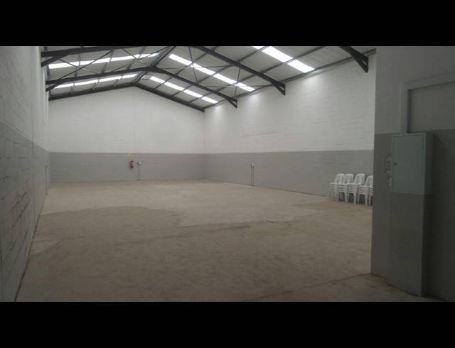 186M² FACTORY TO LET IN BRACKENFELL CENTRAL